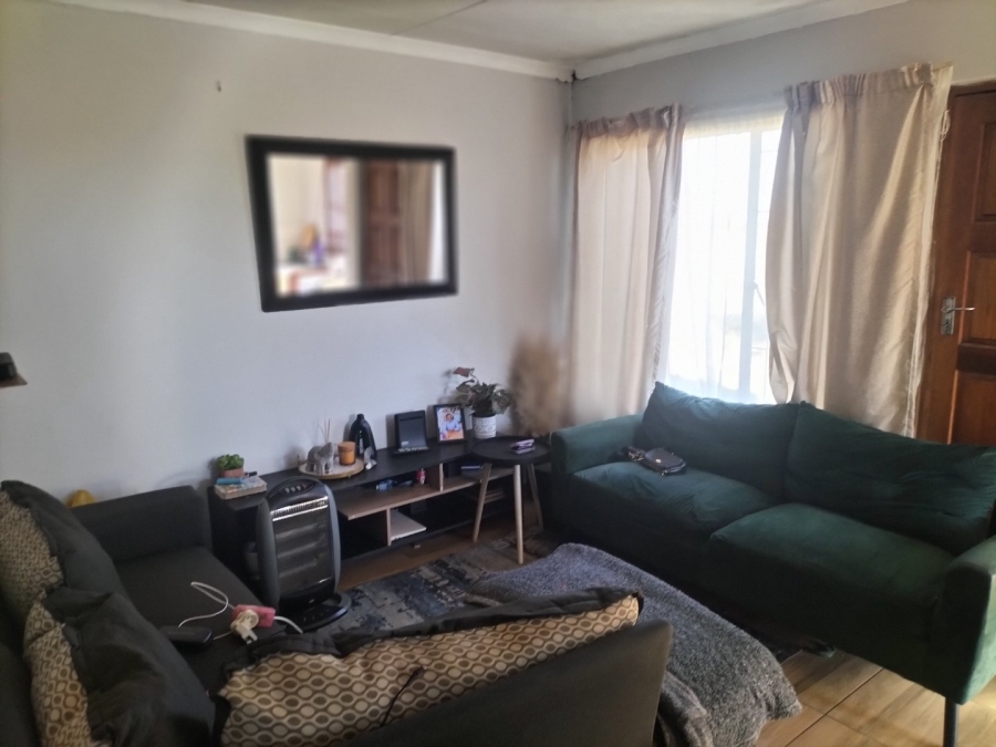 2 Bedroom Property for Sale in Selosesha Free State